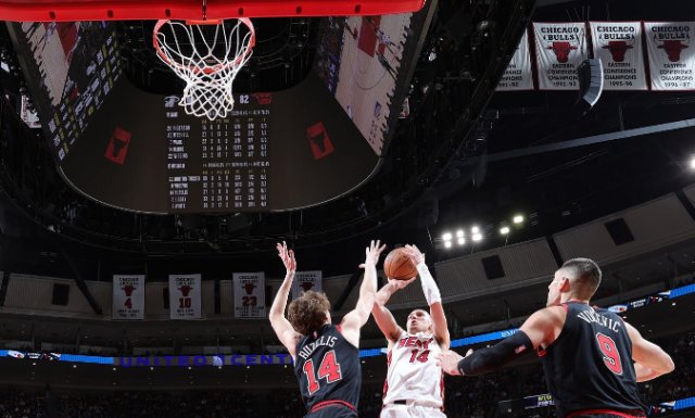 星空体育官网登录-罗斯连续砍分！公牛淘汰热火进东部半决赛的简单介绍