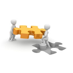 紧张的比赛中球队展现团结合作，创造辉煌瞬间